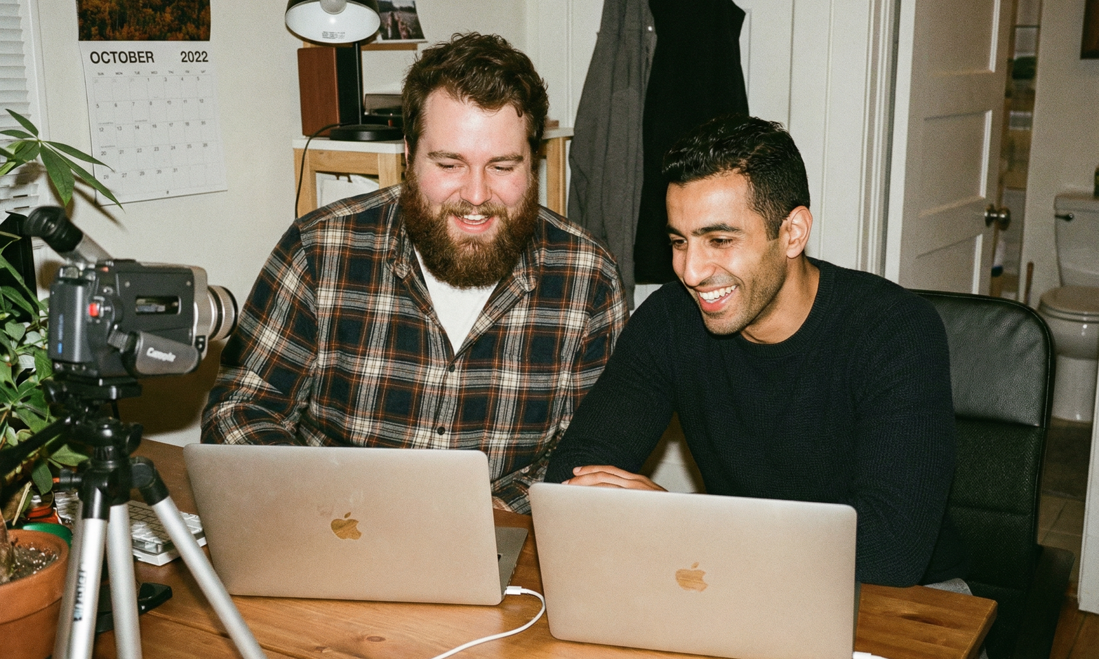 Two friends against the world