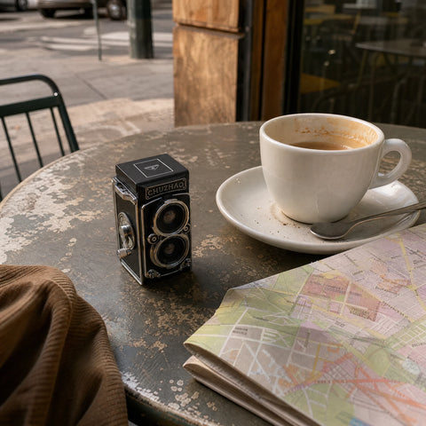 CHUZHAO camera in an everyday café setting